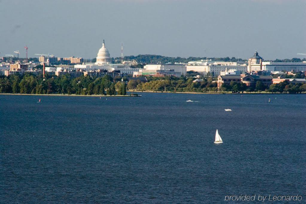 Crowne Plaza Hotel Old Town Alexandria Exterior foto