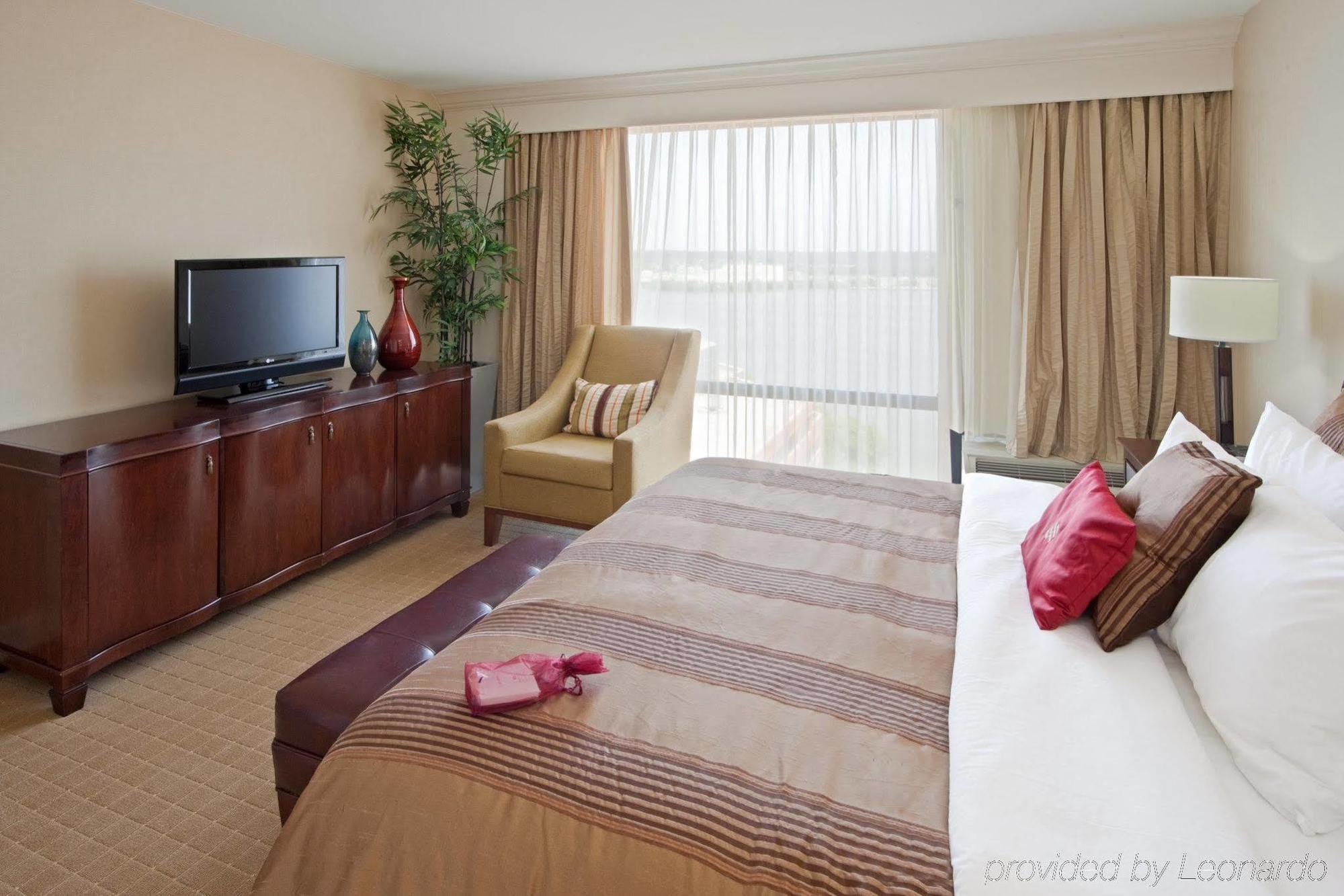 Crowne Plaza Hotel Old Town Alexandria Exterior foto