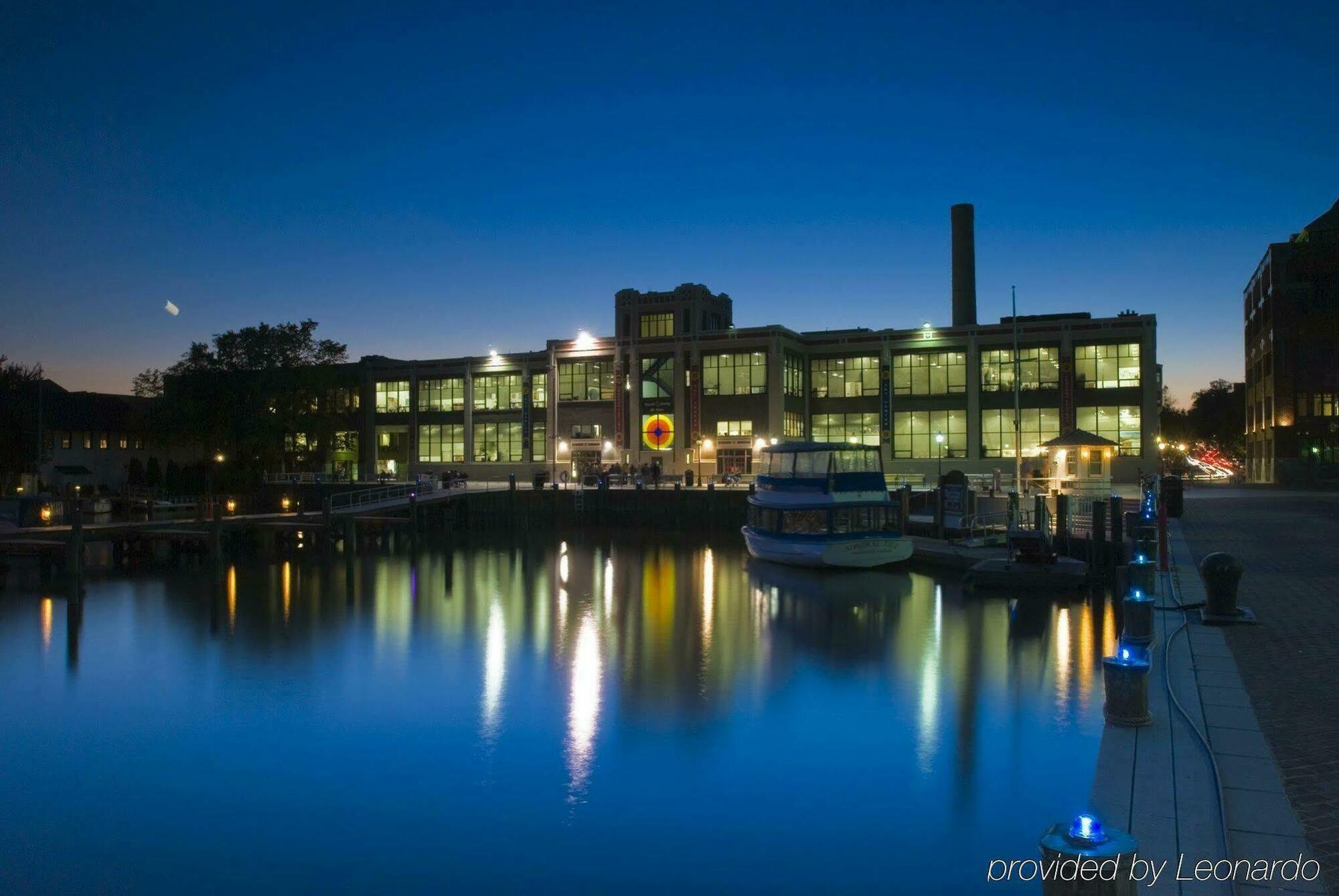 Crowne Plaza Hotel Old Town Alexandria Exterior foto